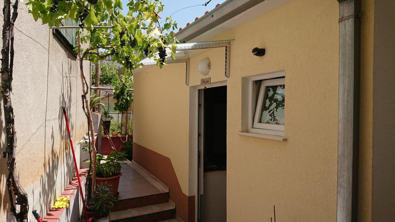 Apartment Lid Omiš Exterior foto